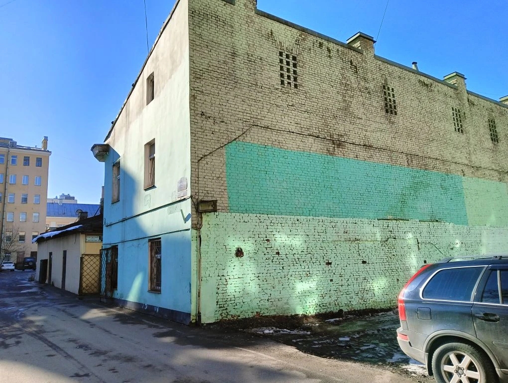 Сдам в аренду торговое помещение 297.9 м.кв.