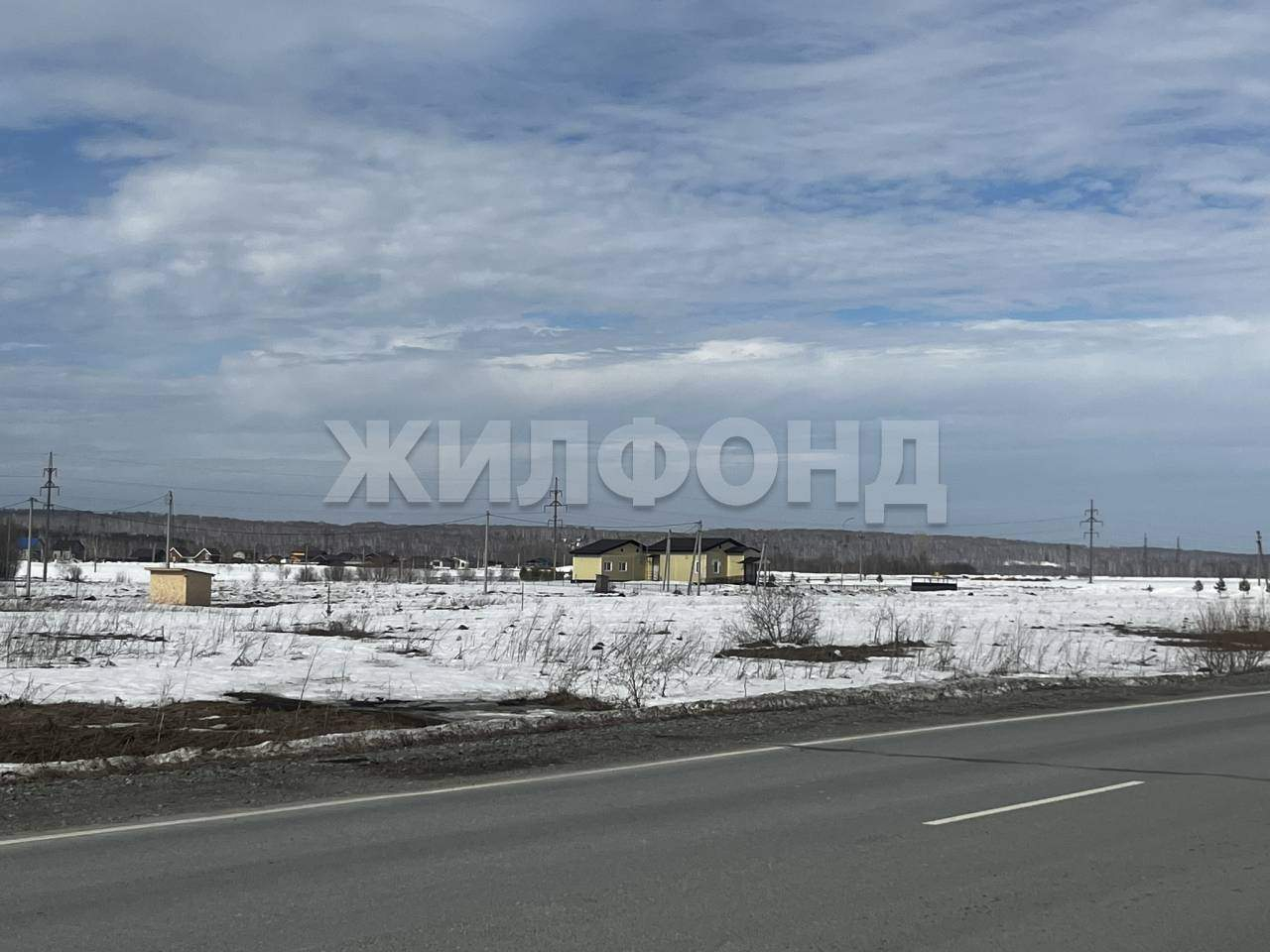 Продам земельный участок 1000 м.кв.