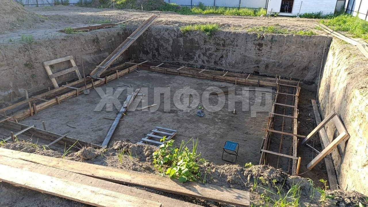 Продам земельный участок 900 м.кв.