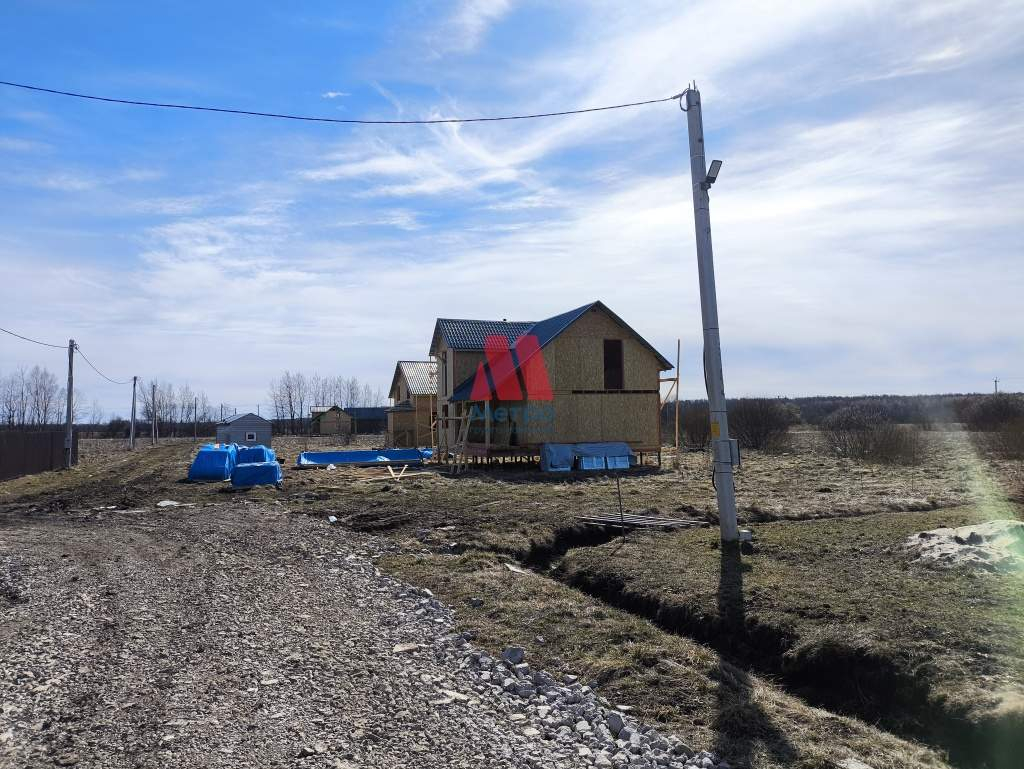 Продам земельный участок 750 м.кв.