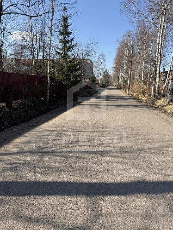 Продам земельный участок 2030 м.кв.