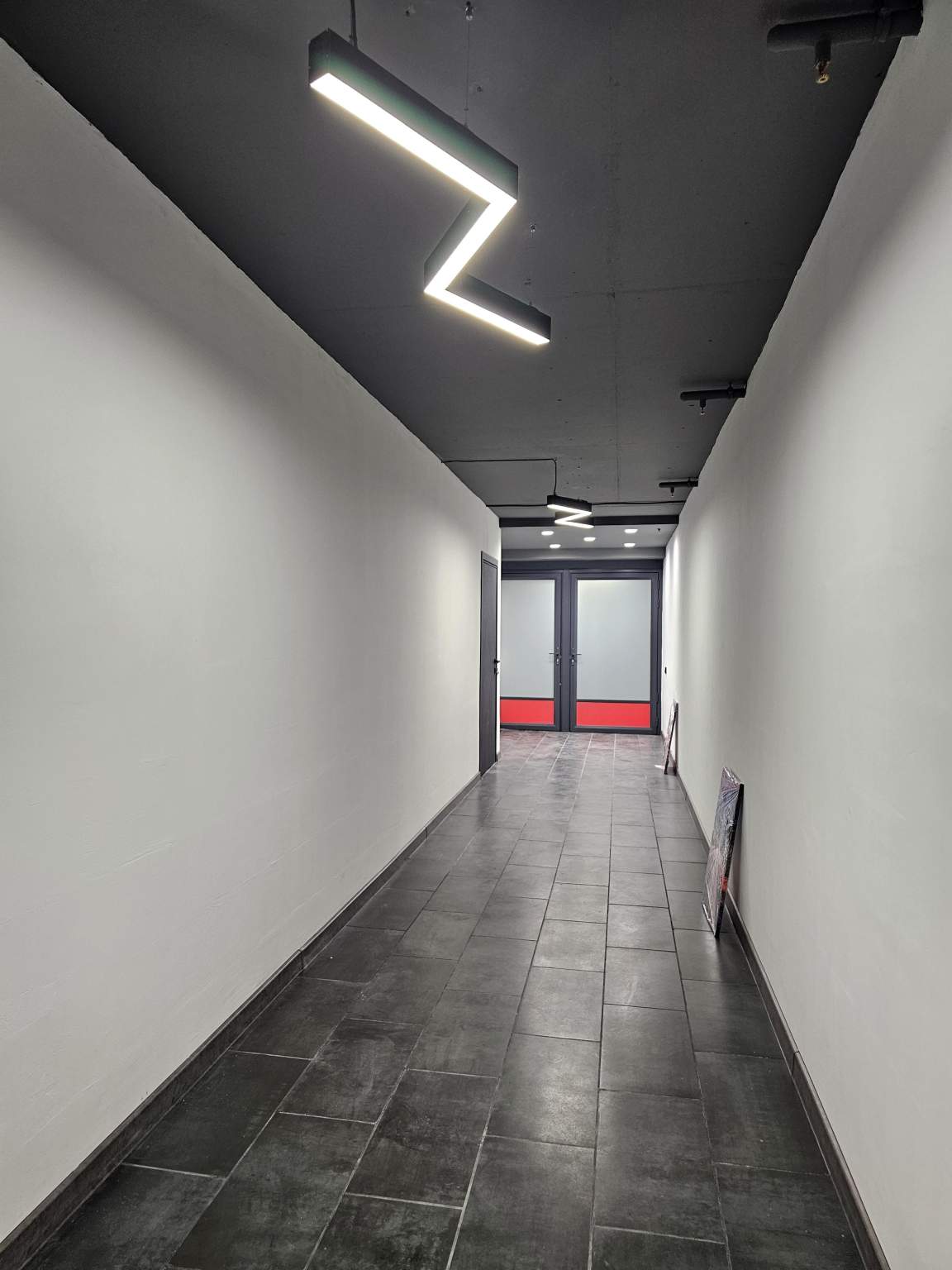 Сдам в аренду помещение свободного назначения 412.1 м.кв.