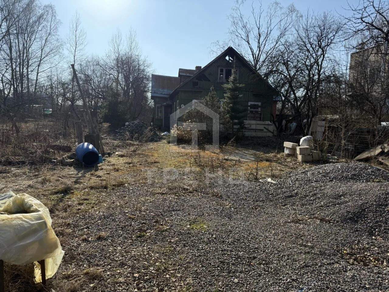 Продам земельный участок 2030 м.кв.