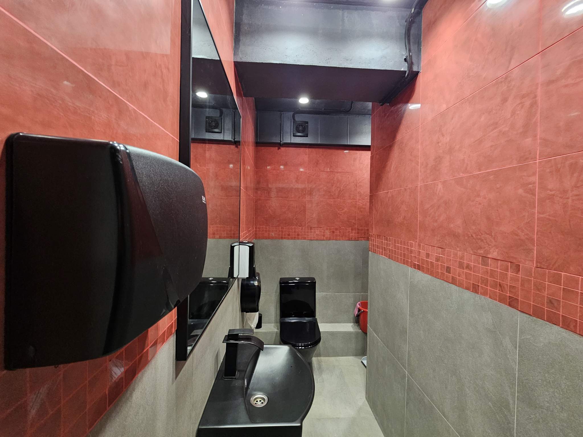 Сдам в аренду помещение свободного назначения 412.1 м.кв.