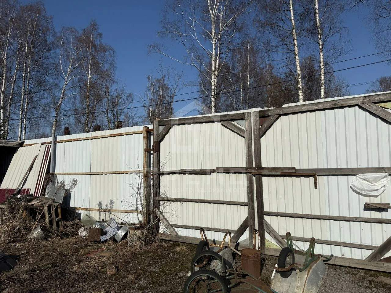 Продам земельный участок 2030 м.кв.