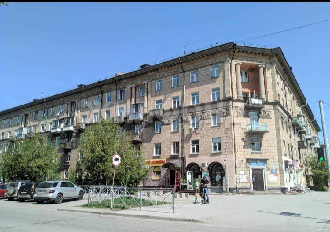 Продам магазин 65 м.кв.