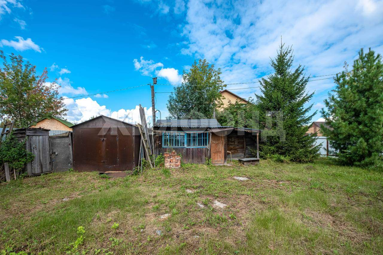 Продам земельный участок 1700 м.кв.