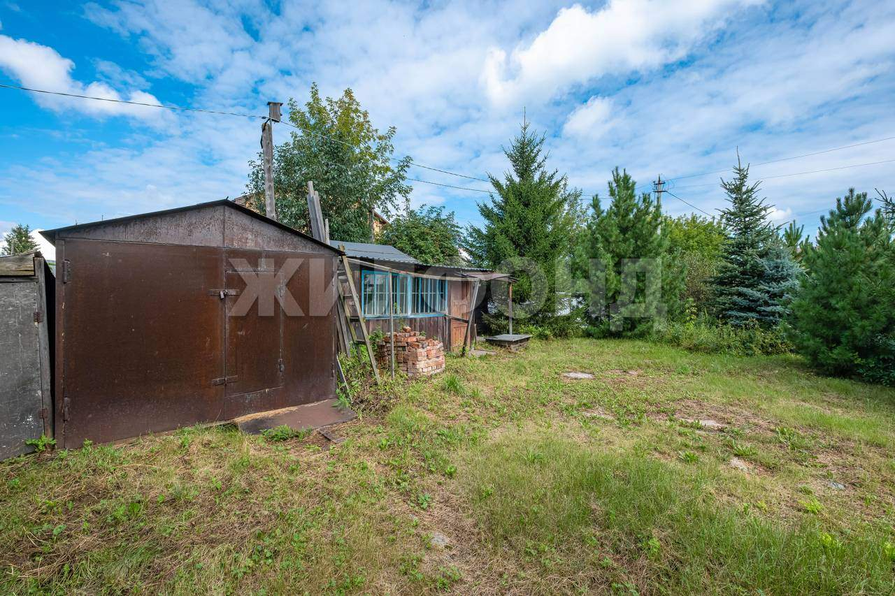 Продам земельный участок 1700 м.кв.