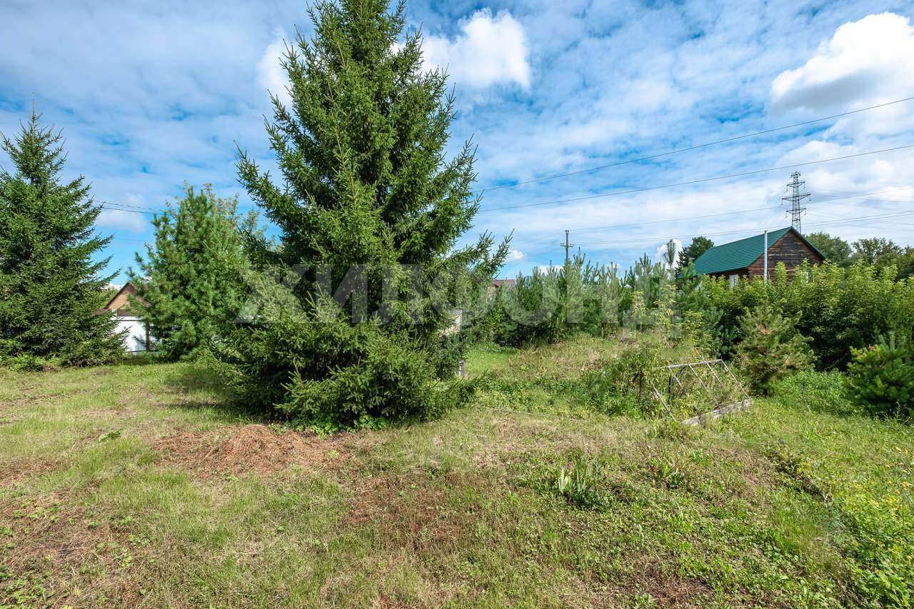 Продам земельный участок 1700 м.кв.