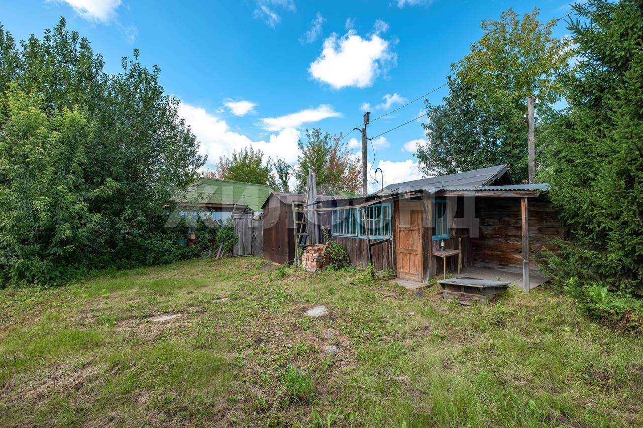 Продам земельный участок 1700 м.кв.