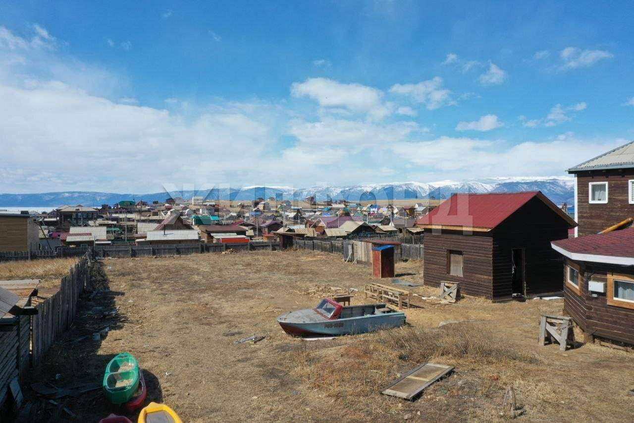 Продам земельный участок 1700 м.кв.