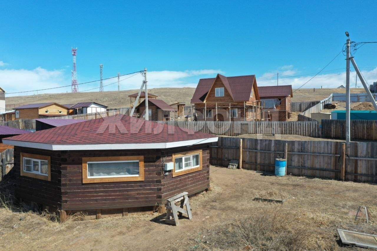 Продам земельный участок 1700 м.кв.