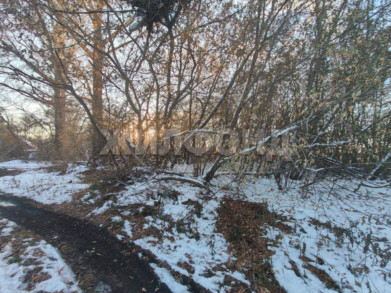 Продам земельный участок 1000 м.кв.