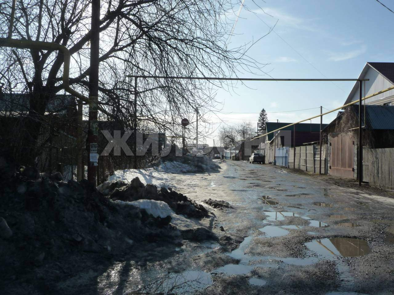 Продам земельный участок 1000 м.кв.