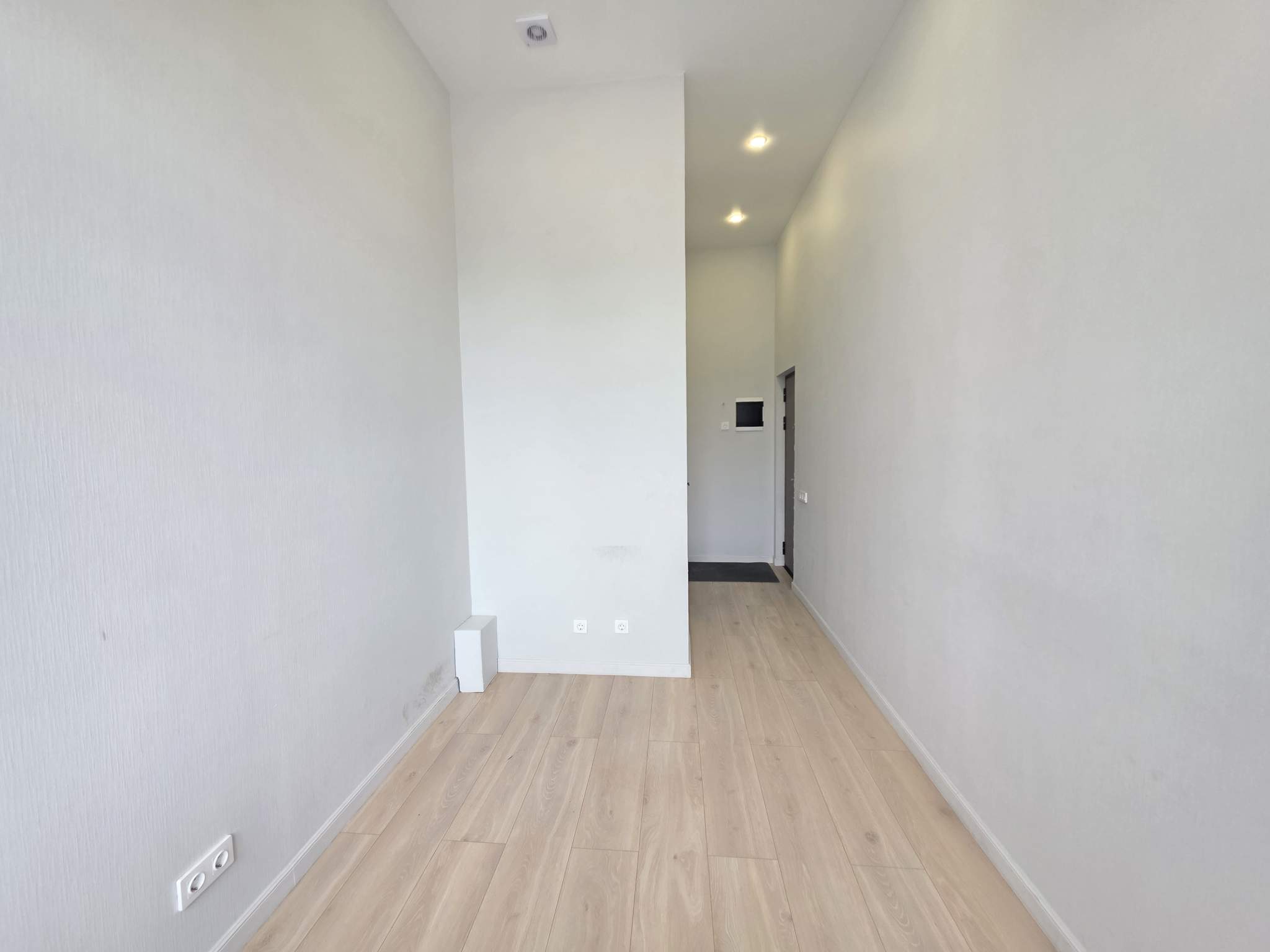 Сдам в аренду помещение свободного назначения 14.1 м.кв.