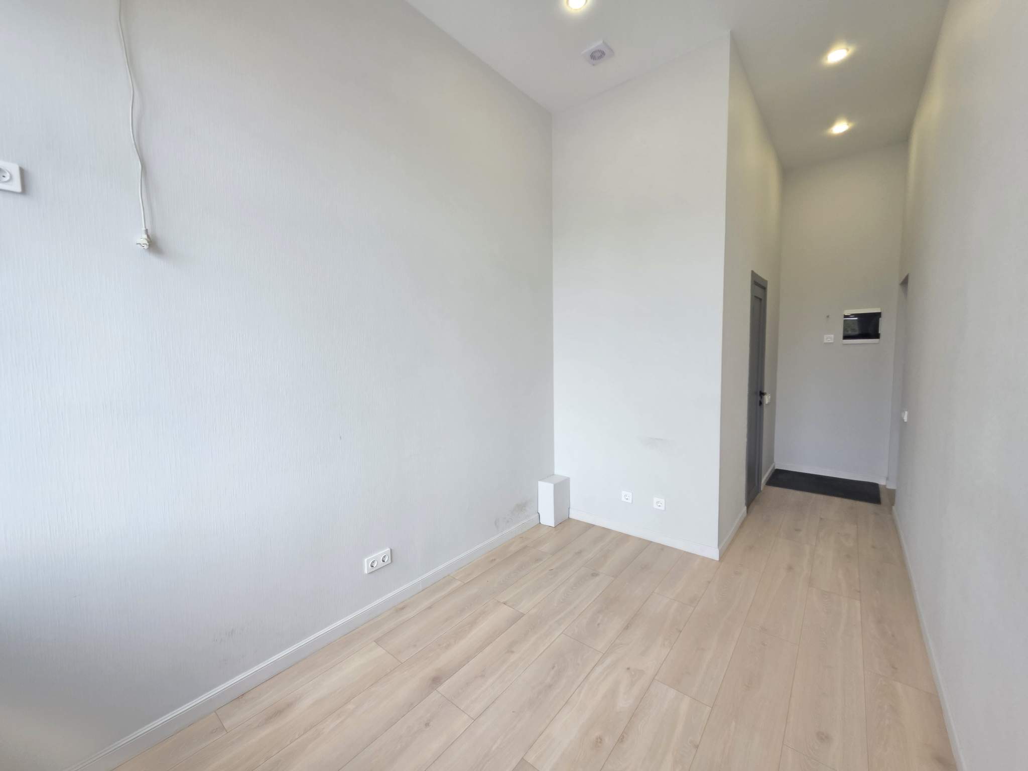 Сдам в аренду помещение свободного назначения 14.1 м.кв.