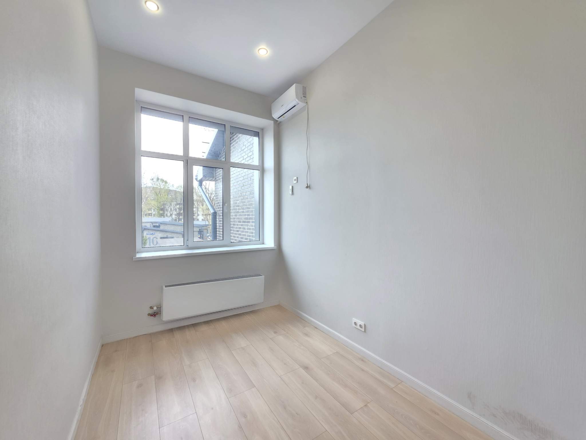 Сдам в аренду помещение свободного назначения 14.1 м.кв.