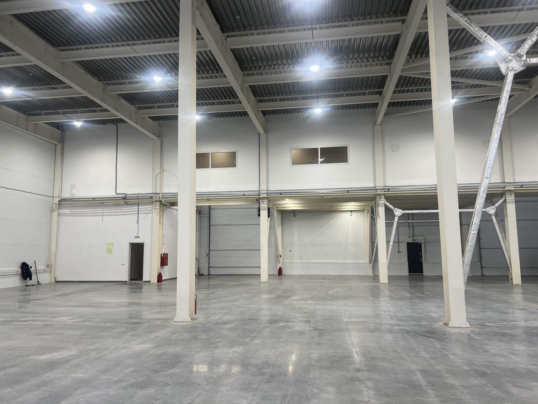 Сдам в аренду склад 1454 м.кв.