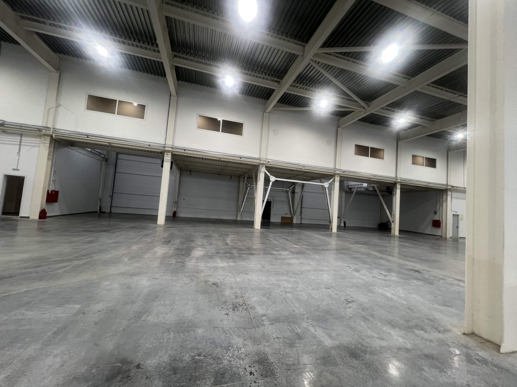 Сдам в аренду склад 1454 м.кв.