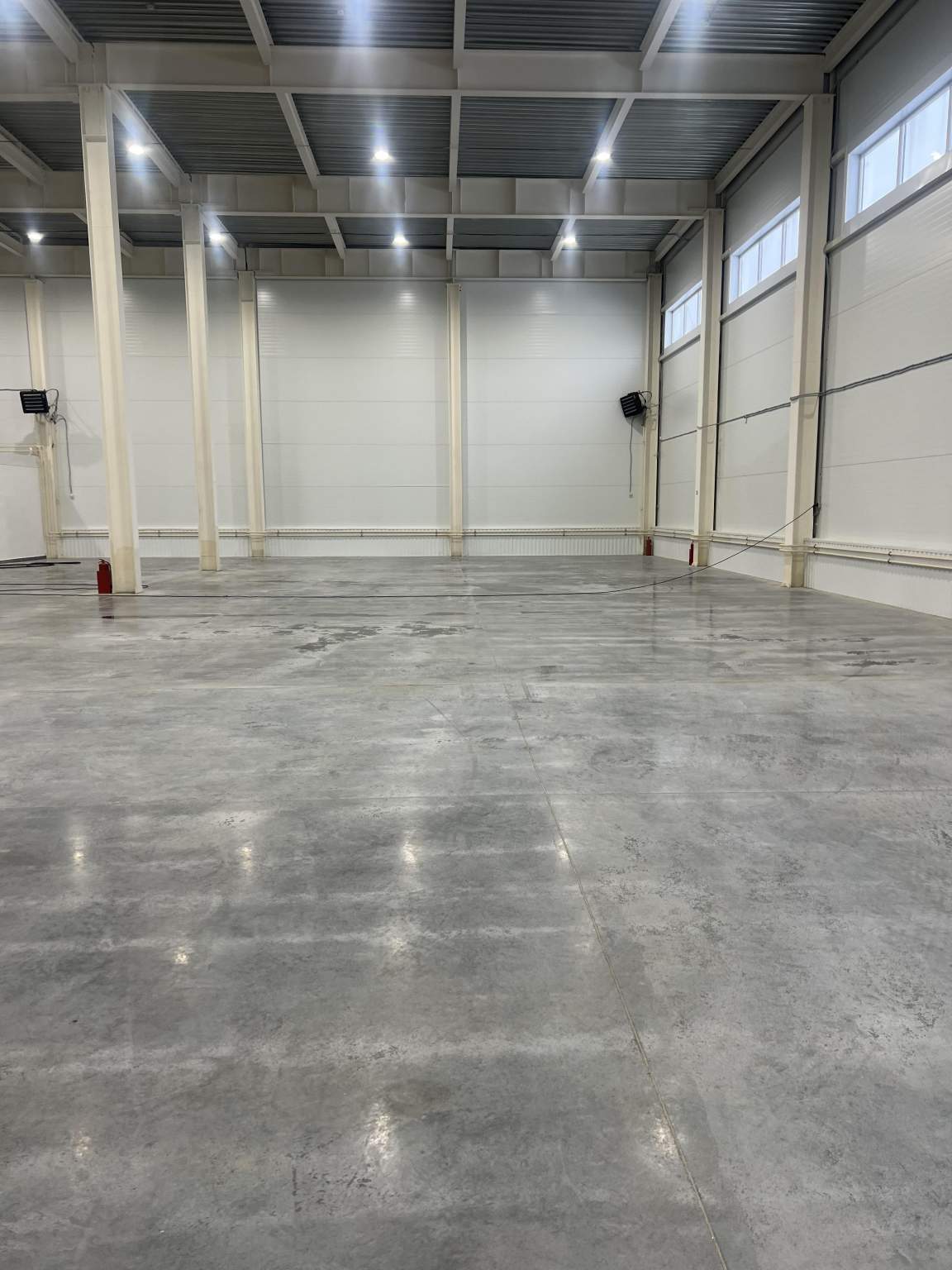 Сдам в аренду склад 1454 м.кв.