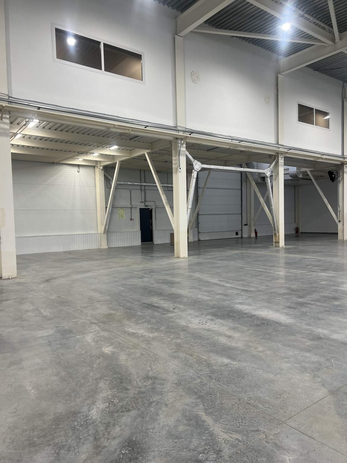 Сдам в аренду склад 1454 м.кв.