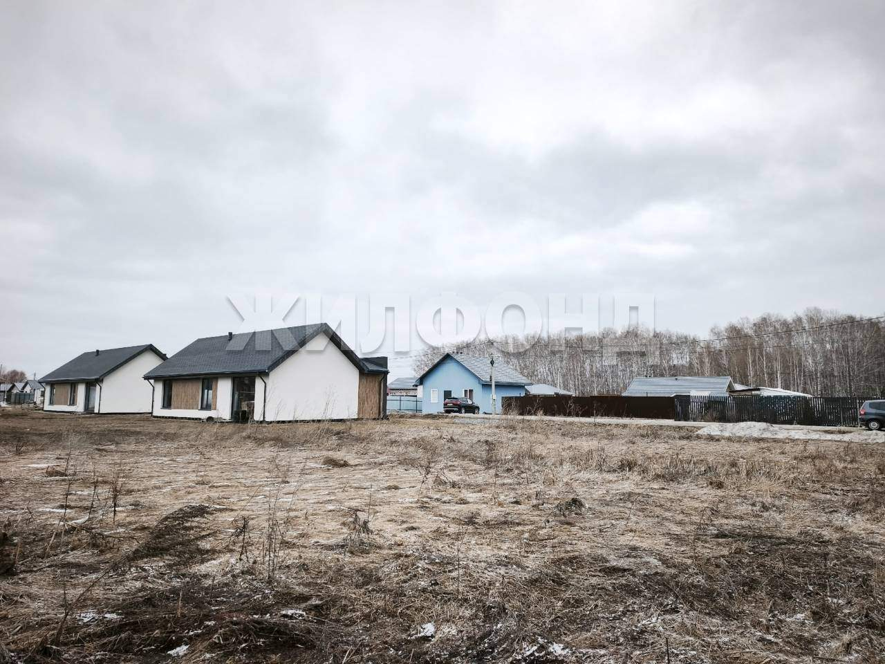 Продам земельный участок 700 м.кв.