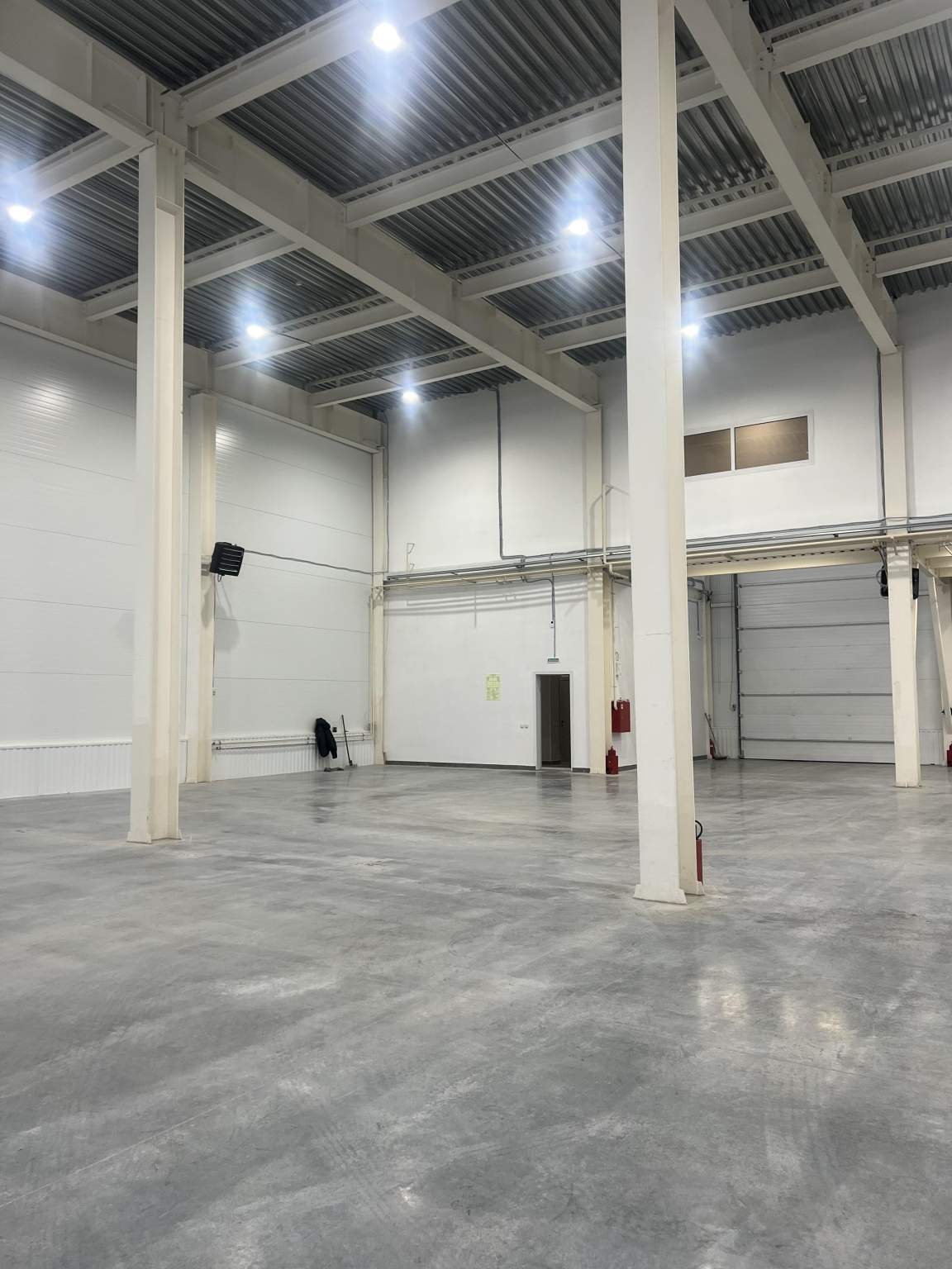 Сдам в аренду склад 1454 м.кв.