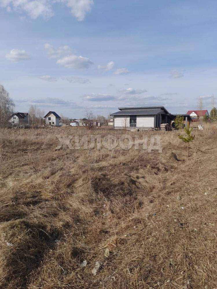 Продам земельный участок 1200 м.кв.