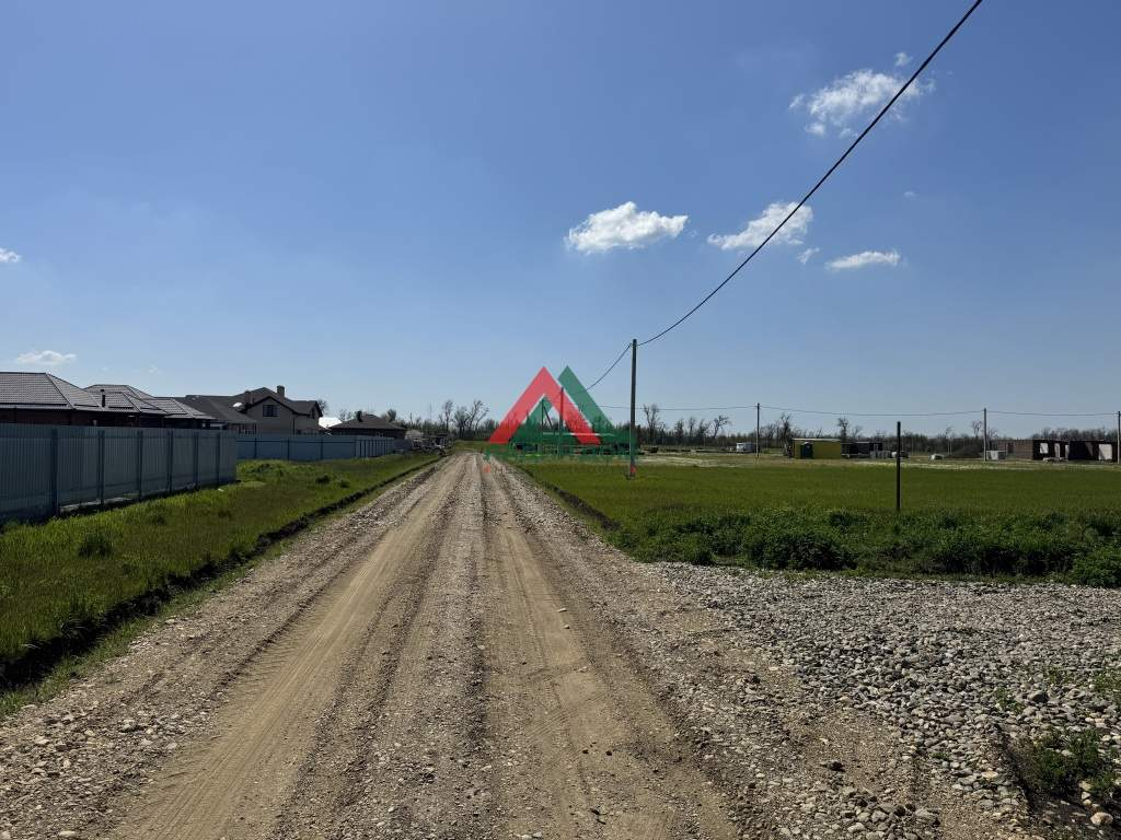 Продам земельный участок 600 м.кв.