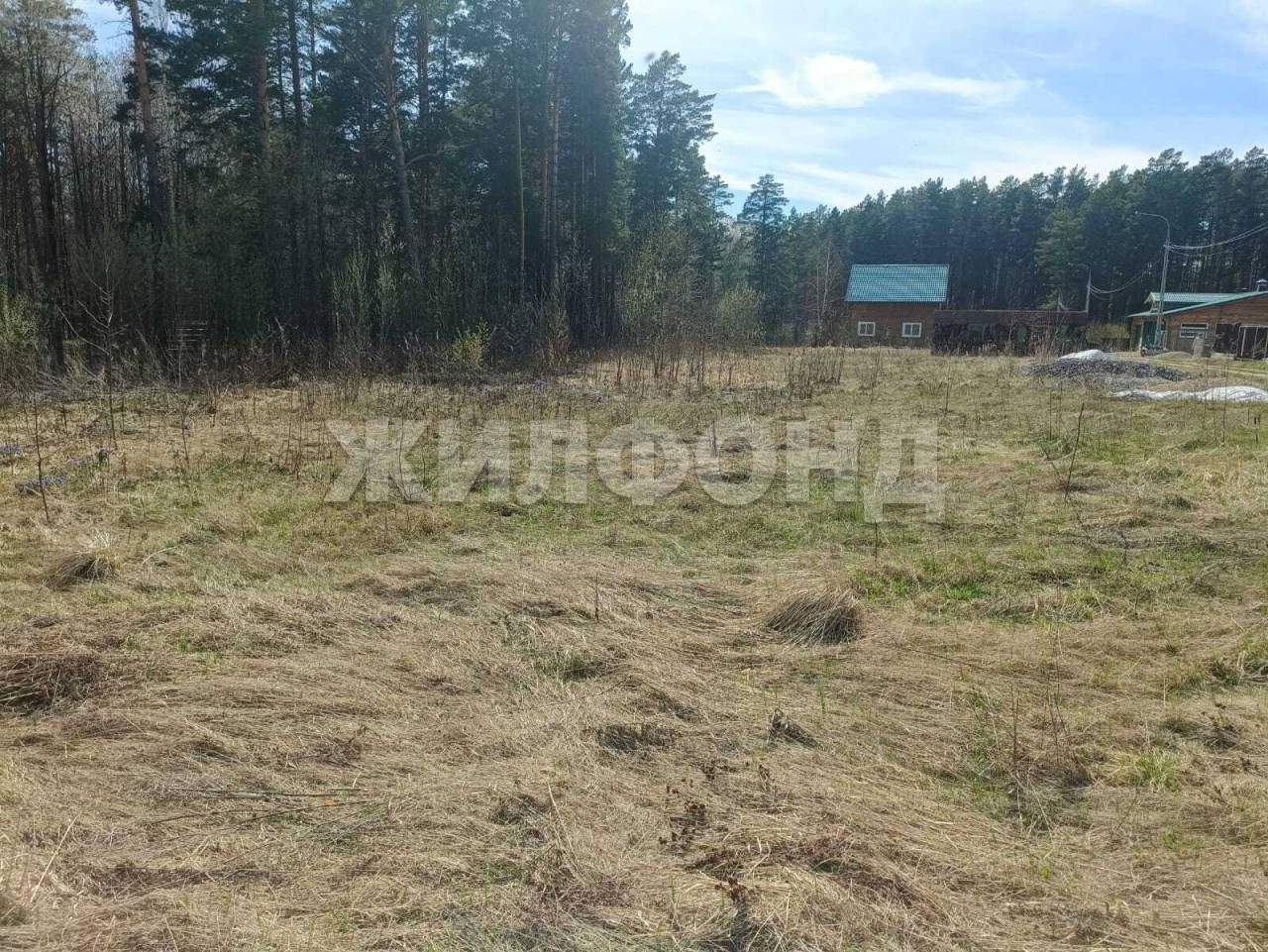 Продам земельный участок 2000 м.кв.