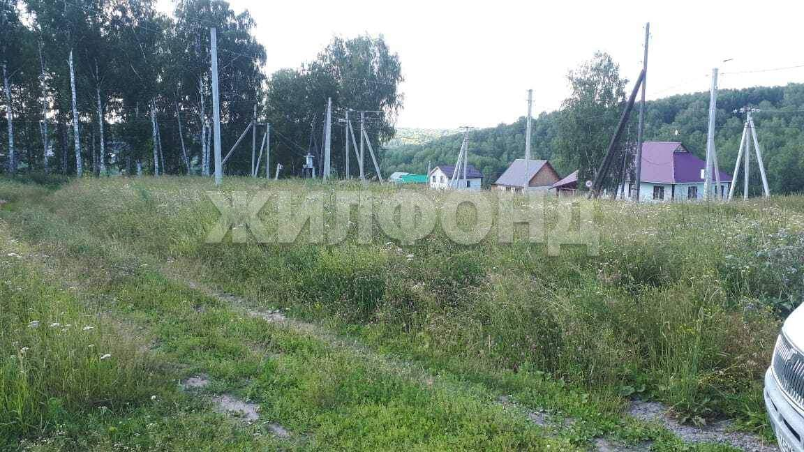 Продам земельный участок 1400 м.кв.