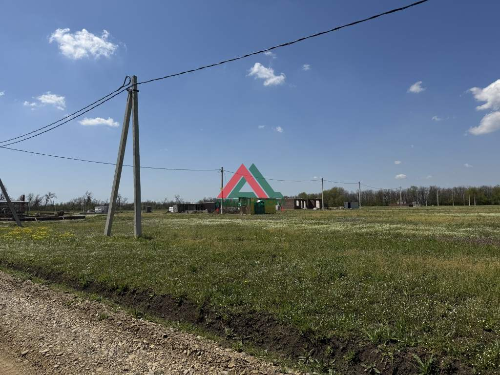 Продам земельный участок 600 м.кв.