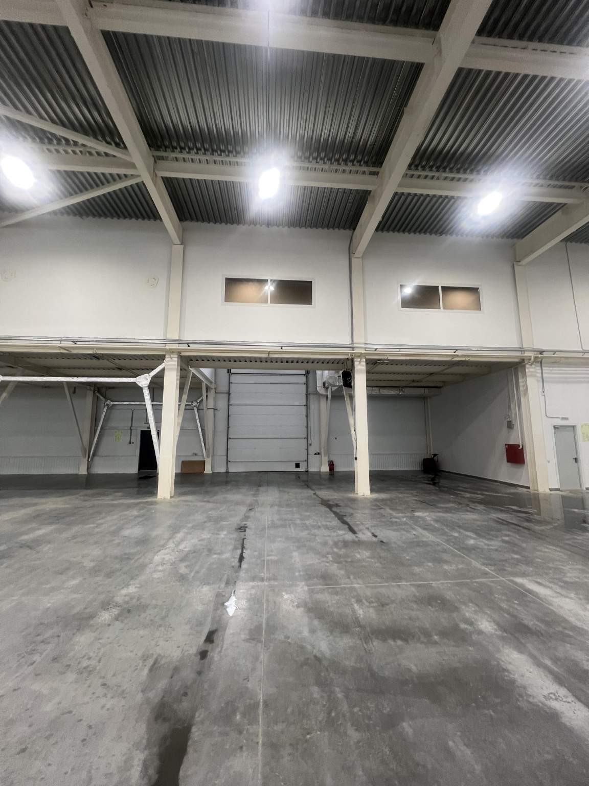 Сдам в аренду склад 1454 м.кв.