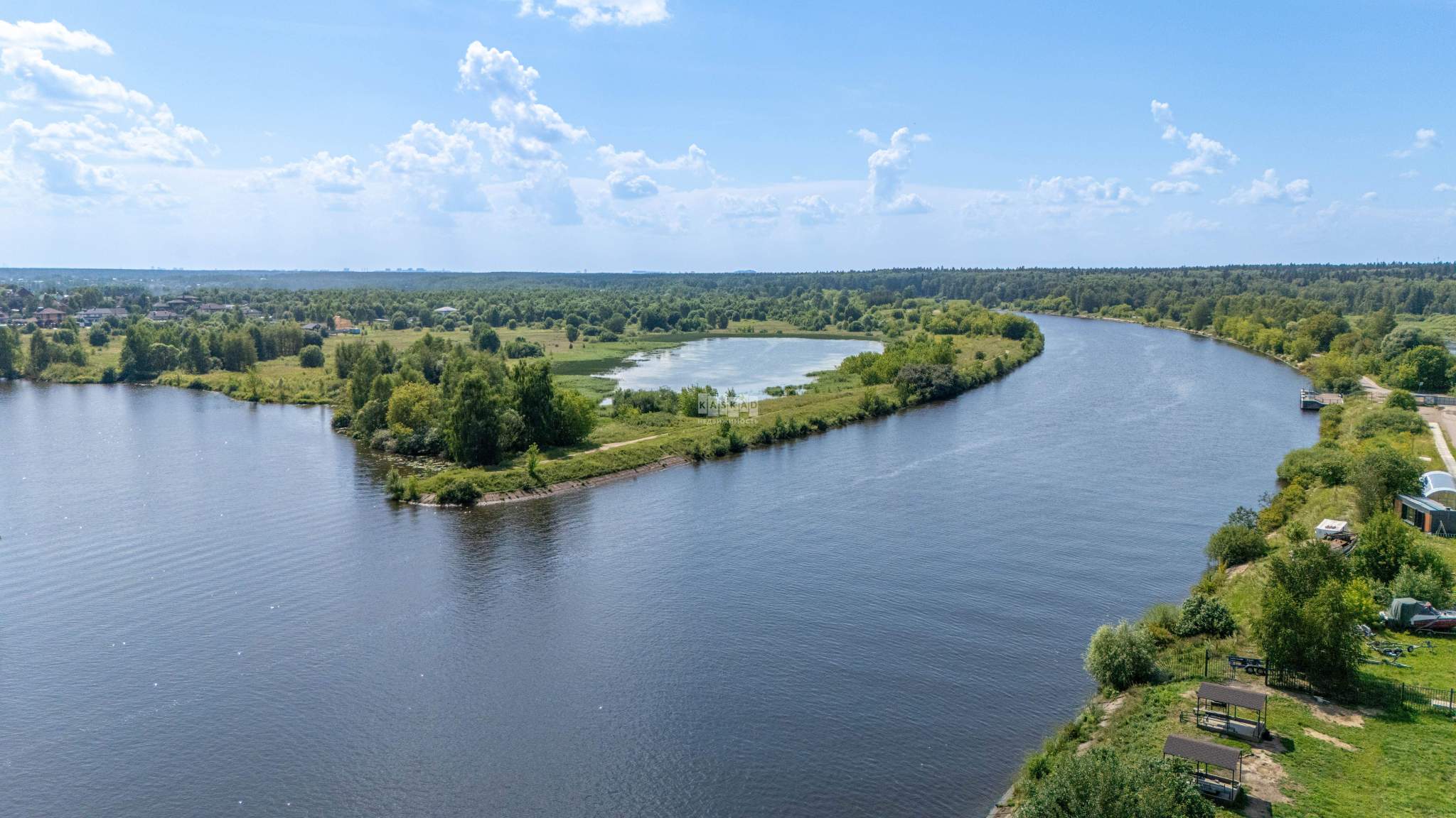 Продам земельный участок 1500 м.кв.