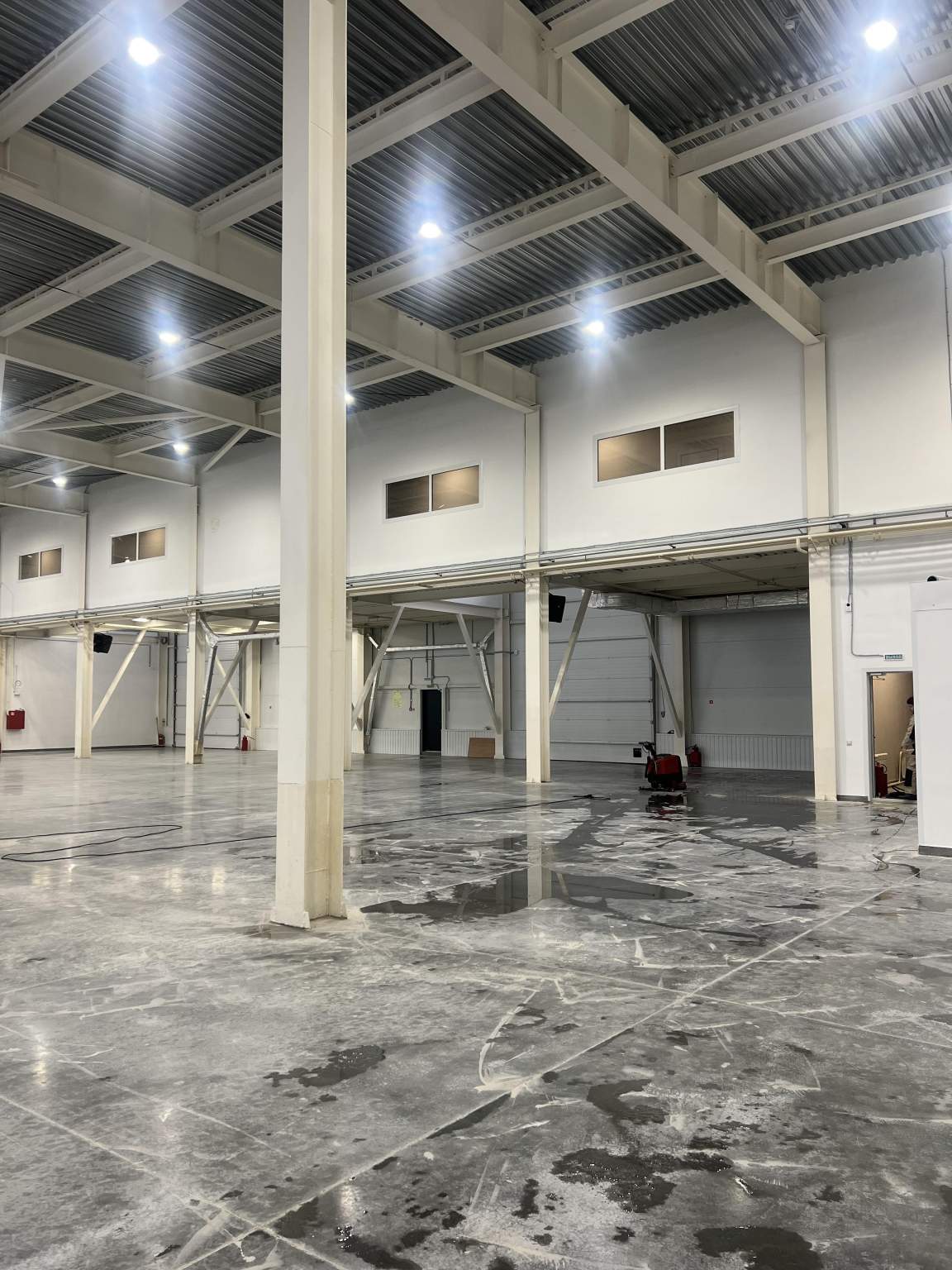 Сдам в аренду склад 1454 м.кв.