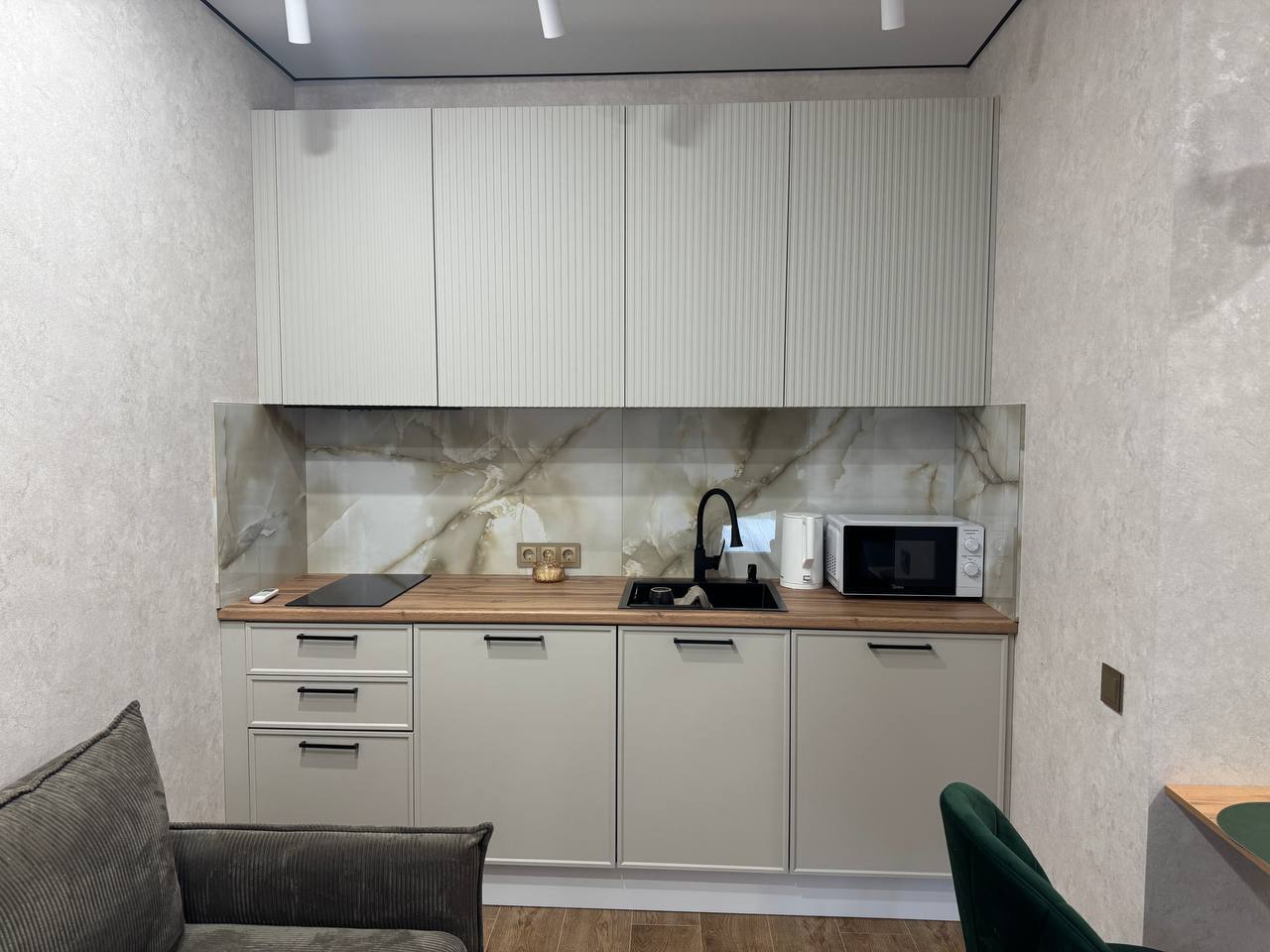 Сдам в аренду помещение свободного назначения 16.1 м.кв.