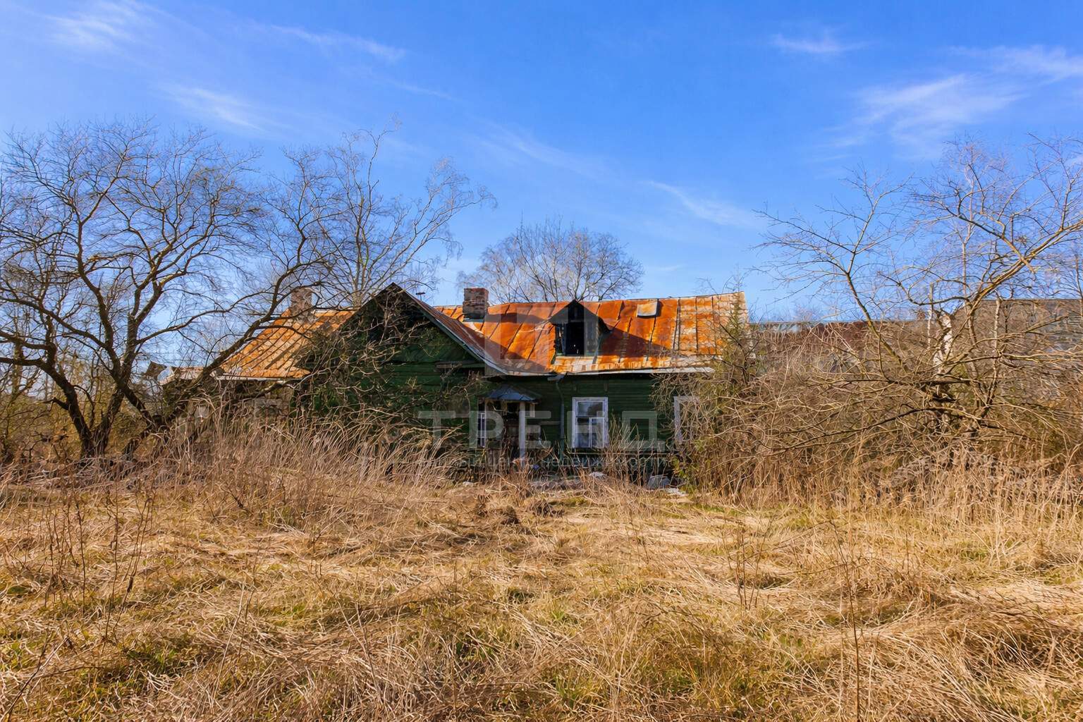 Продам земельный участок 2030 м.кв.