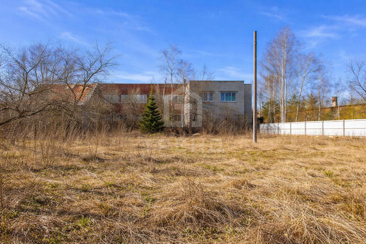 Продам земельный участок 2030 м.кв.