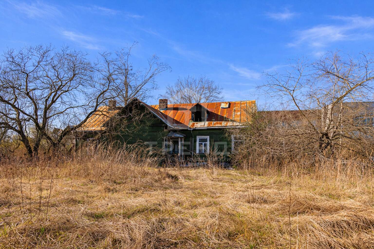 Продам земельный участок 2030 м.кв.
