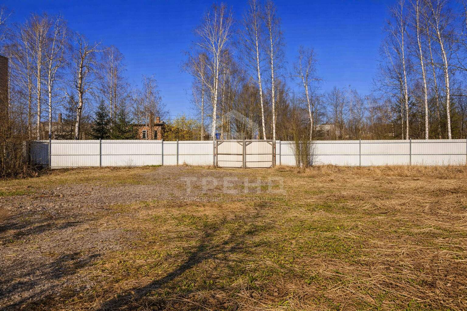Продам земельный участок 2030 м.кв.