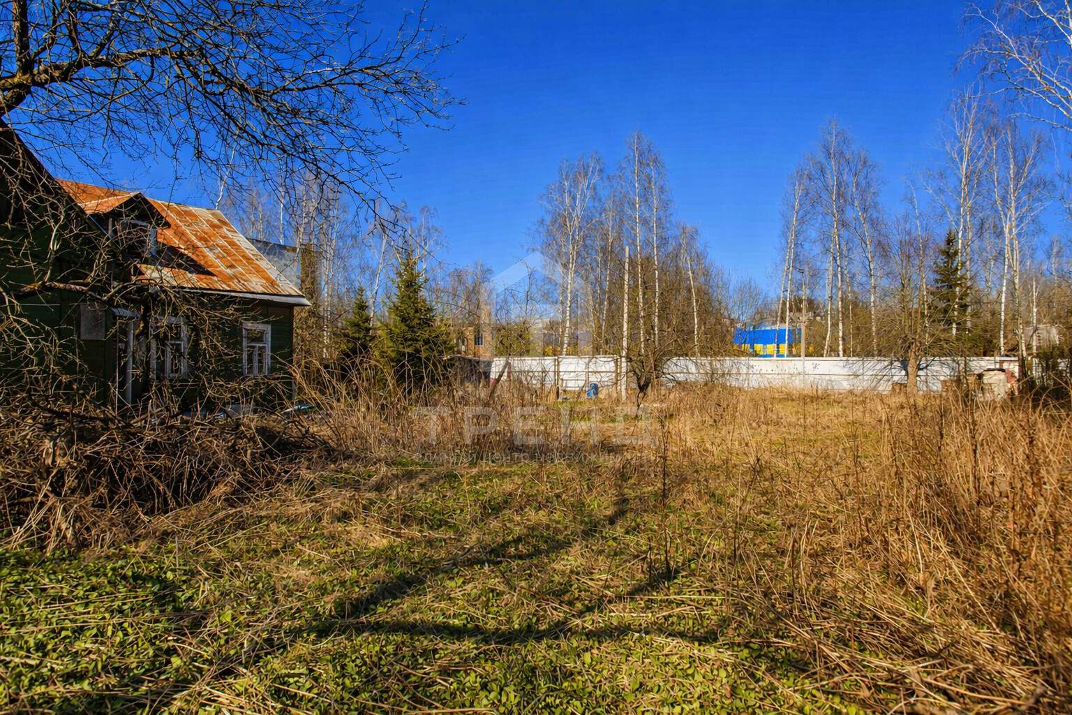 Продам земельный участок 2030 м.кв.