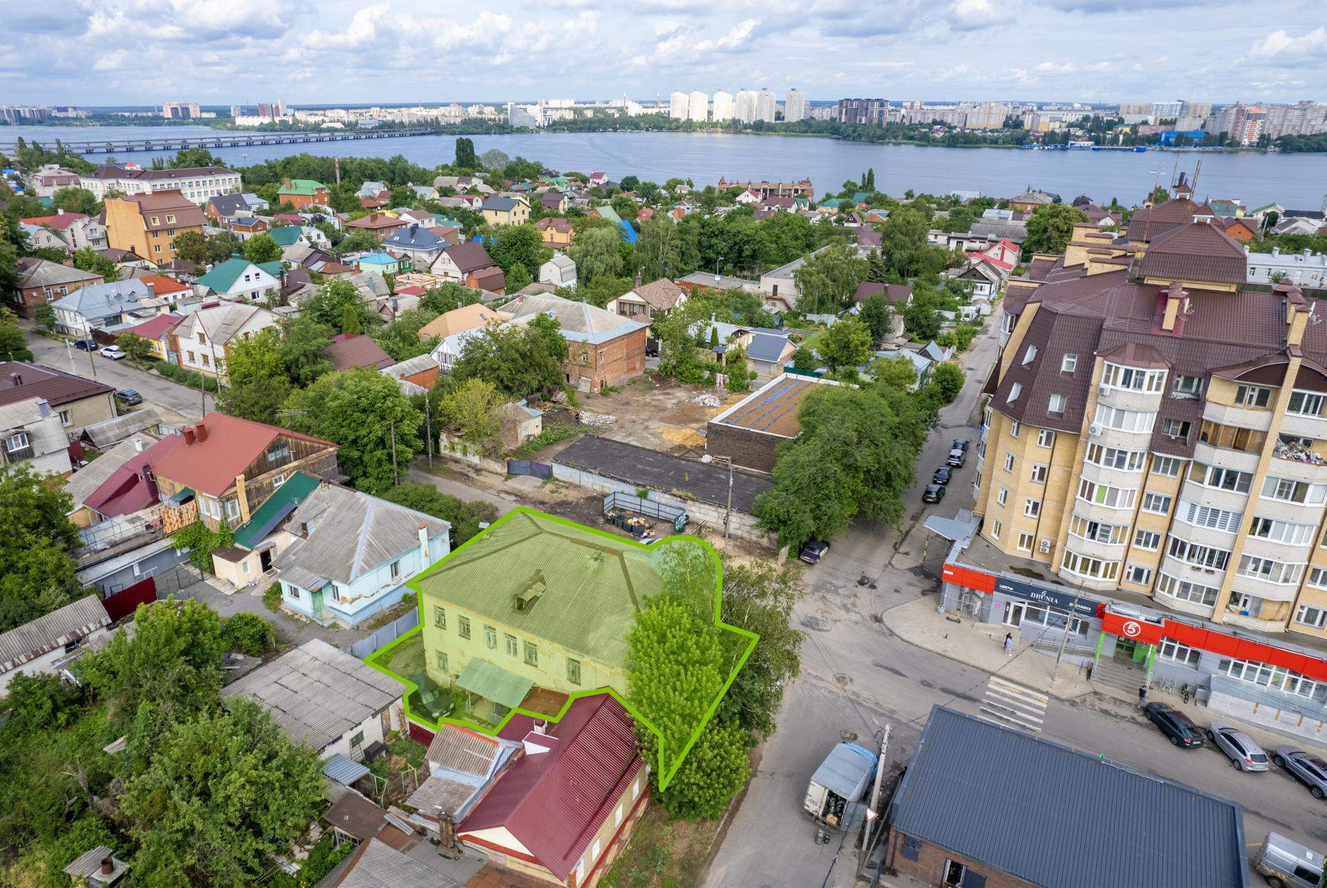 Продам торговое помещение 352.5 м.кв.