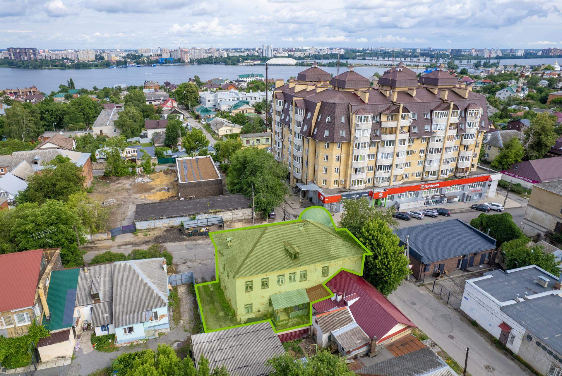 Продам торговое помещение 352.5 м.кв.