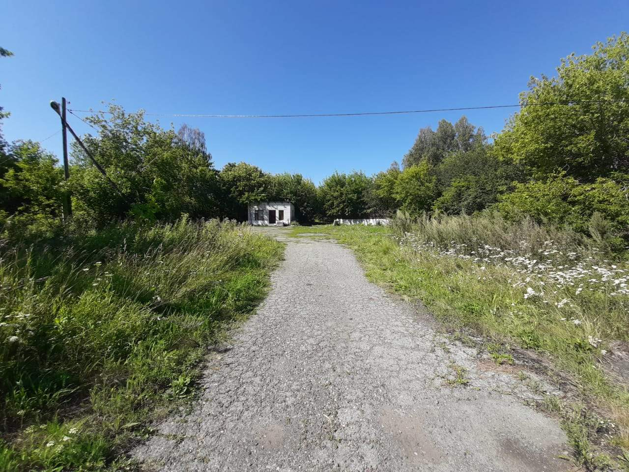 Продам торговое помещение 1350.6 м.кв.