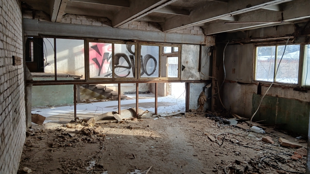 Продам торговое помещение 1096.8 м.кв.