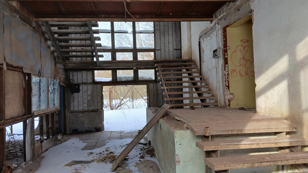 Продам торговое помещение 1096.8 м.кв.