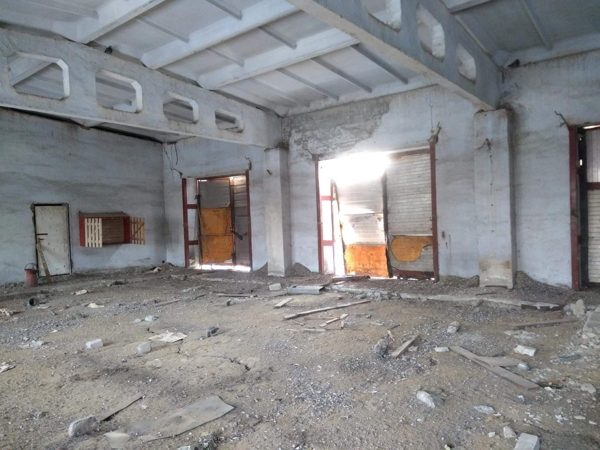 Продам торговое помещение 1350.6 м.кв.