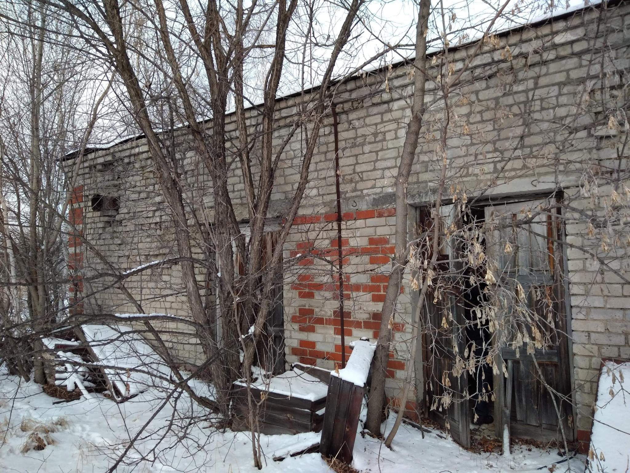 Продам торговое помещение 1350.6 м.кв.