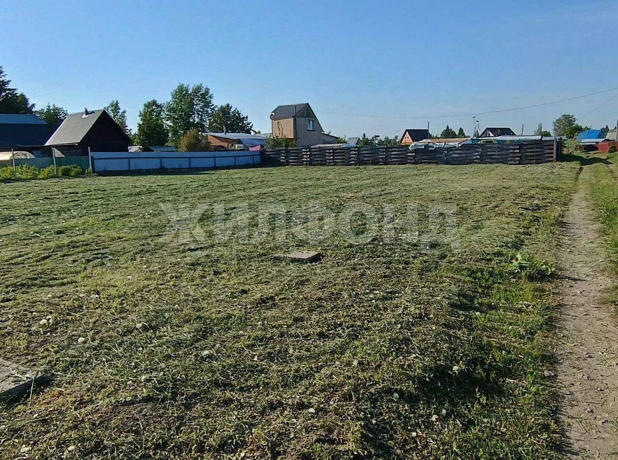 Продам земельный участок 1100 м.кв.