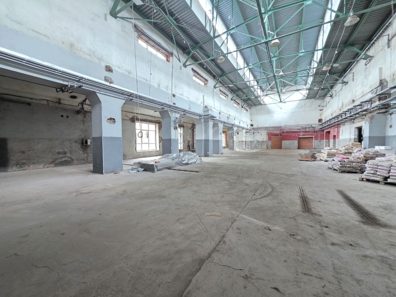 Сдам в аренду помещение свободного назначения 688.2 м.кв.